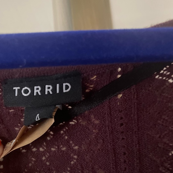 Torrid short sleeve sweater. Mauve/purplish color - Picture 3 of 5